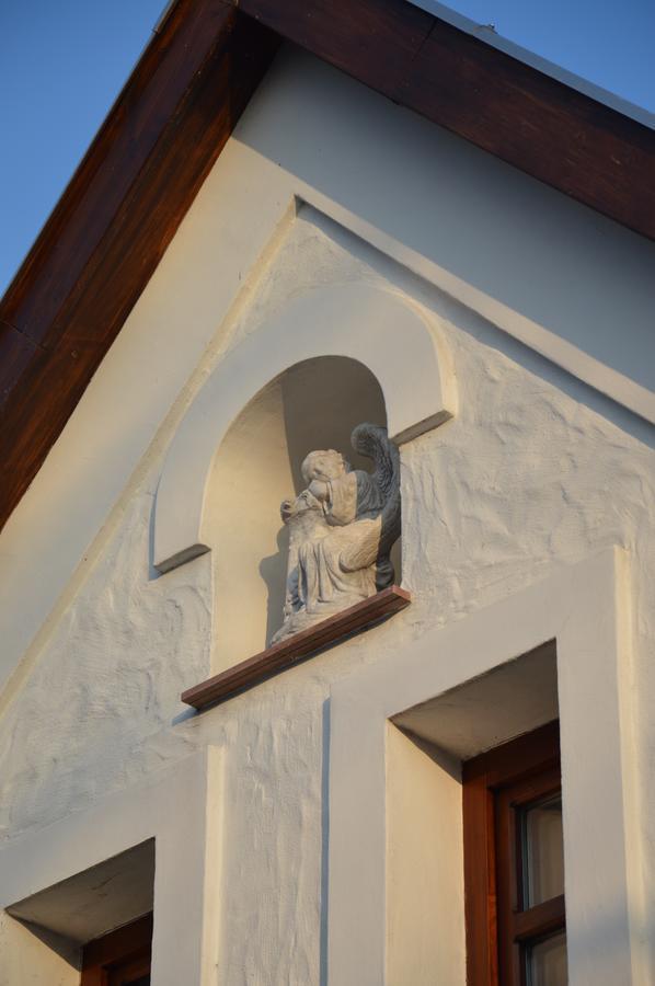 Szent Iván Vendégház Tata Exterior foto
